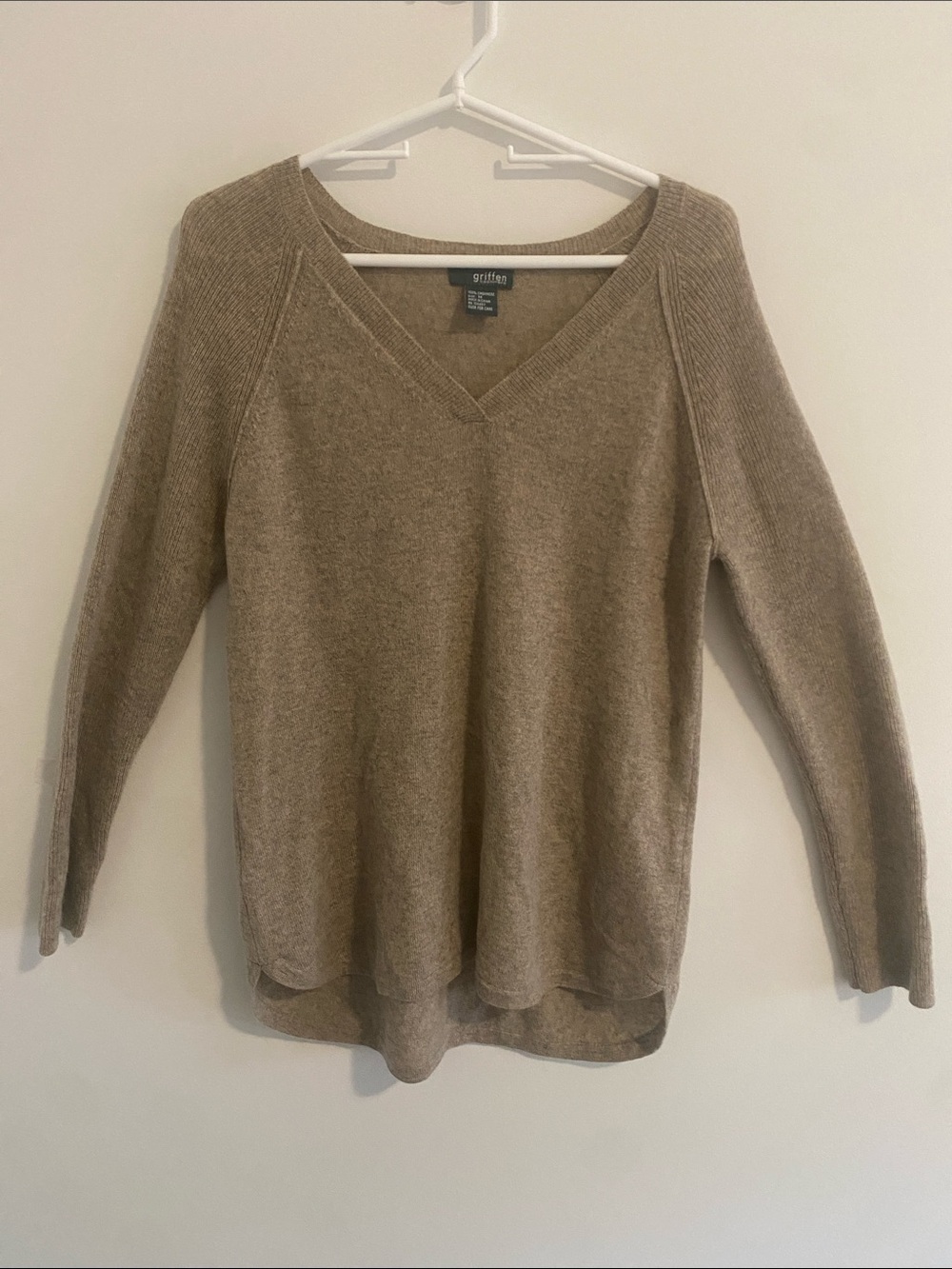 Griffin Cashmere V Neck Sweater Oatmeal Tan Size M